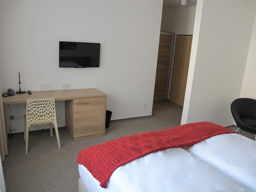 Hotel Kapitol Most Room photo