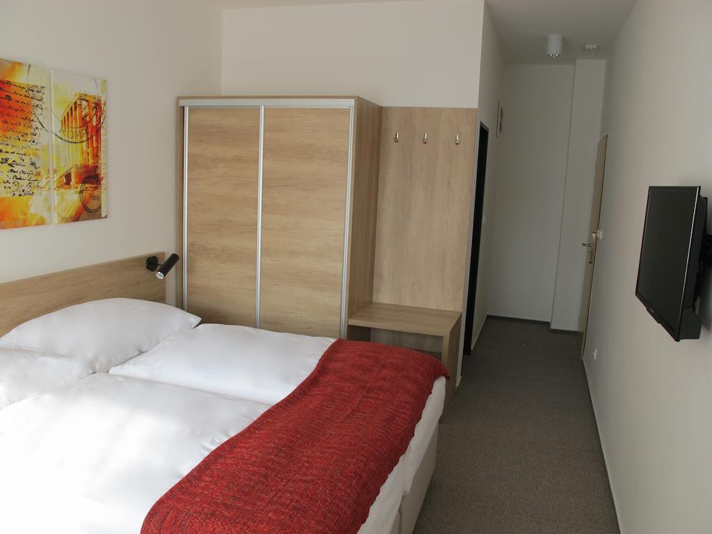 Hotel Kapitol Most Room photo